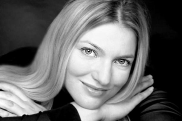 Elena Giannini- Make up artist